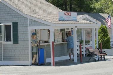 Roadside seating at Cobies clam shack