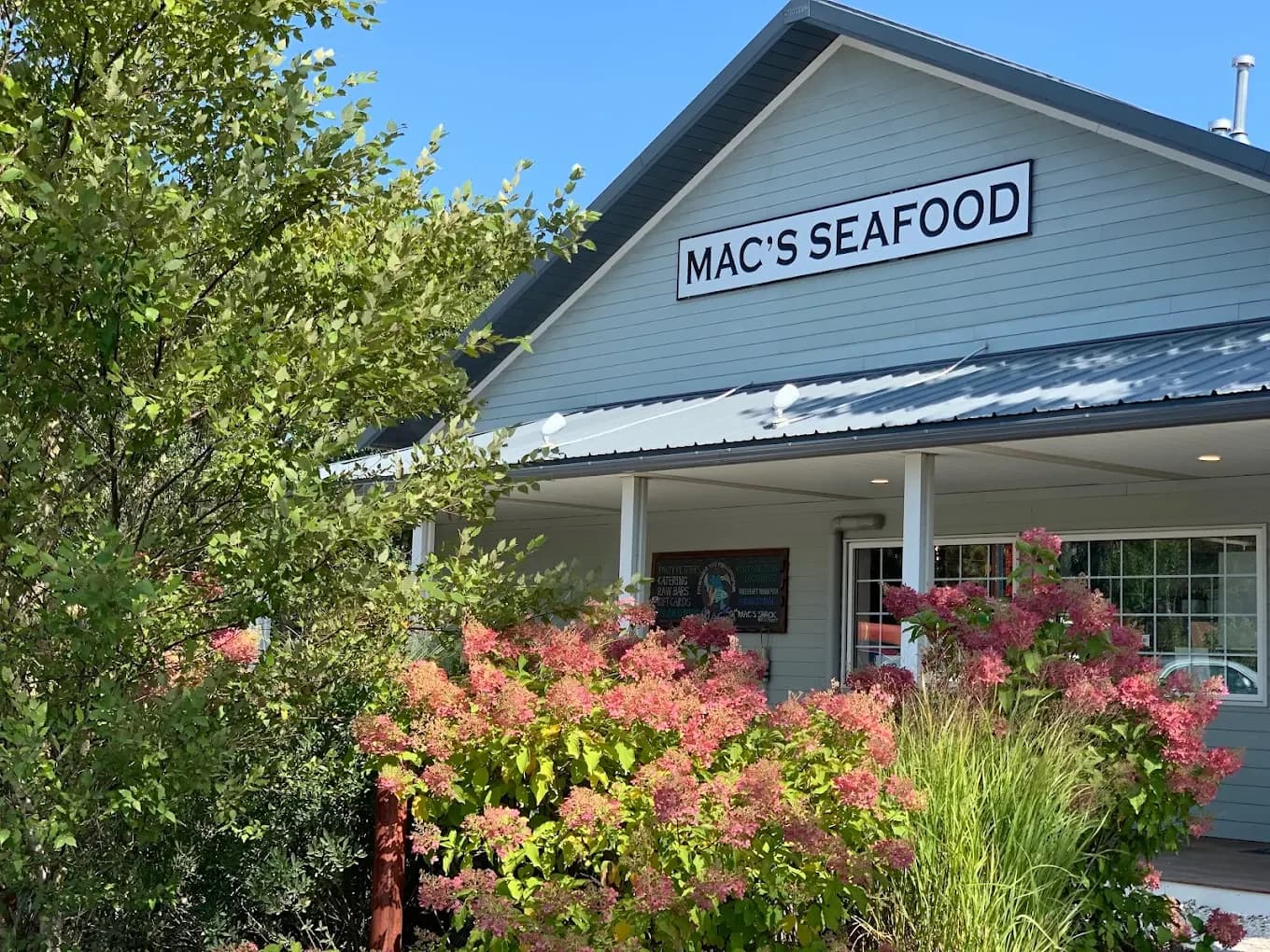 Mac's Market & Kitchen local seafood