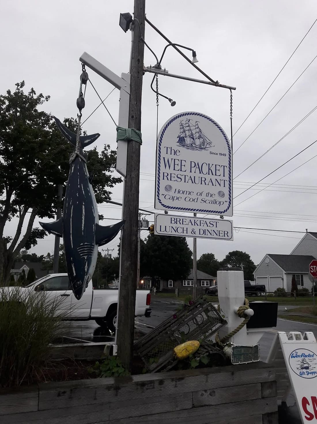 Wee Packet Restaurant sign